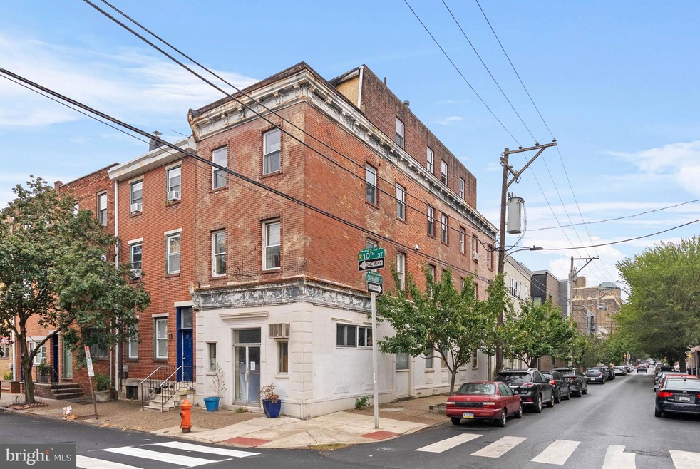 Under Contract $899,000 • Co-Listing Agent