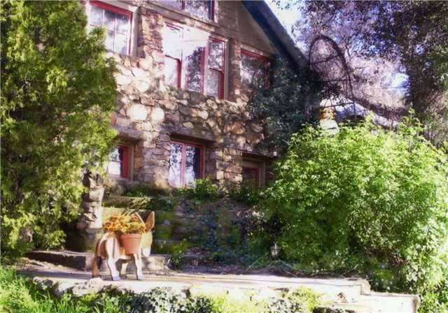 Lilac Cottage Front