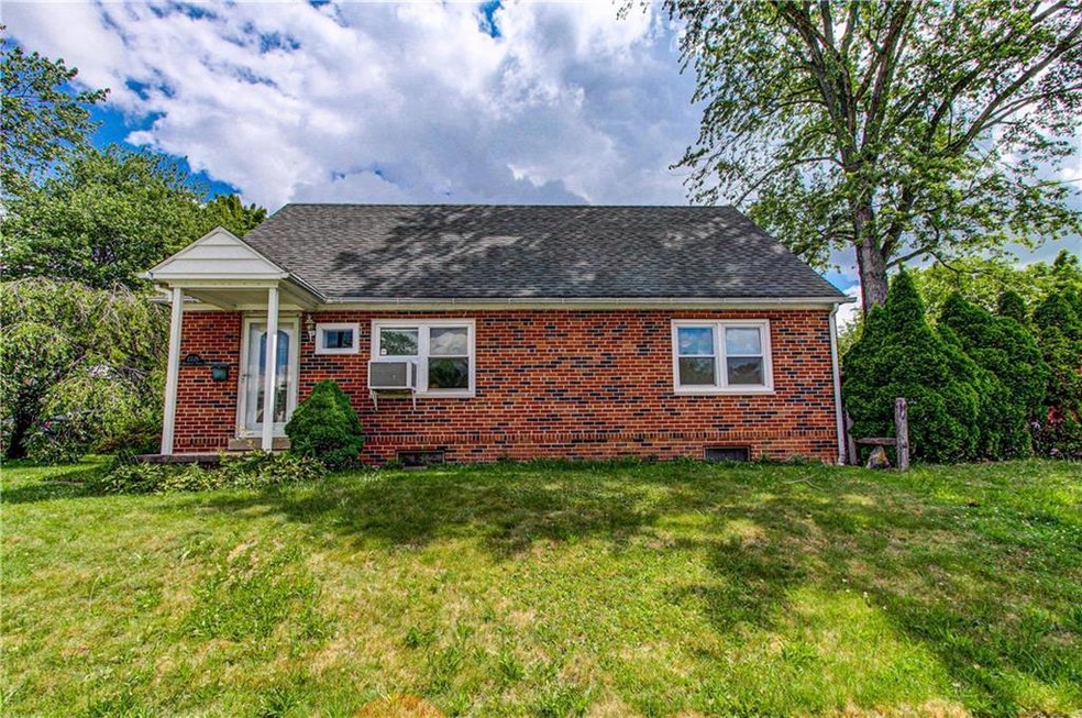 2226 W Greenleaf St, Allentown, PA 18104 - photo 1