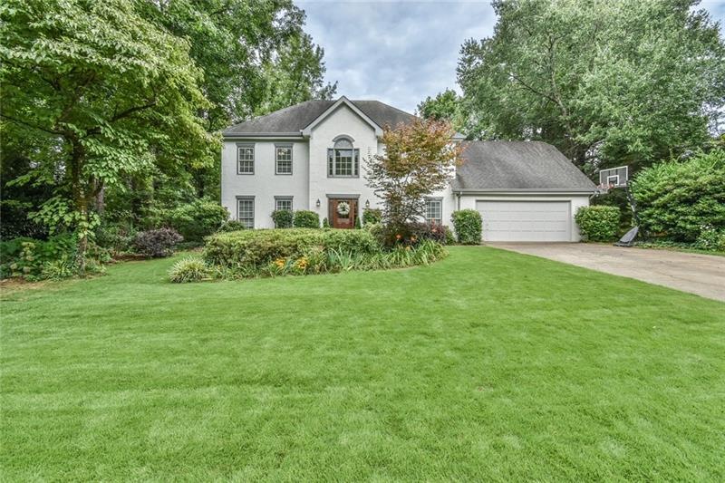 Fabulous traditional in Robinson Oaks!