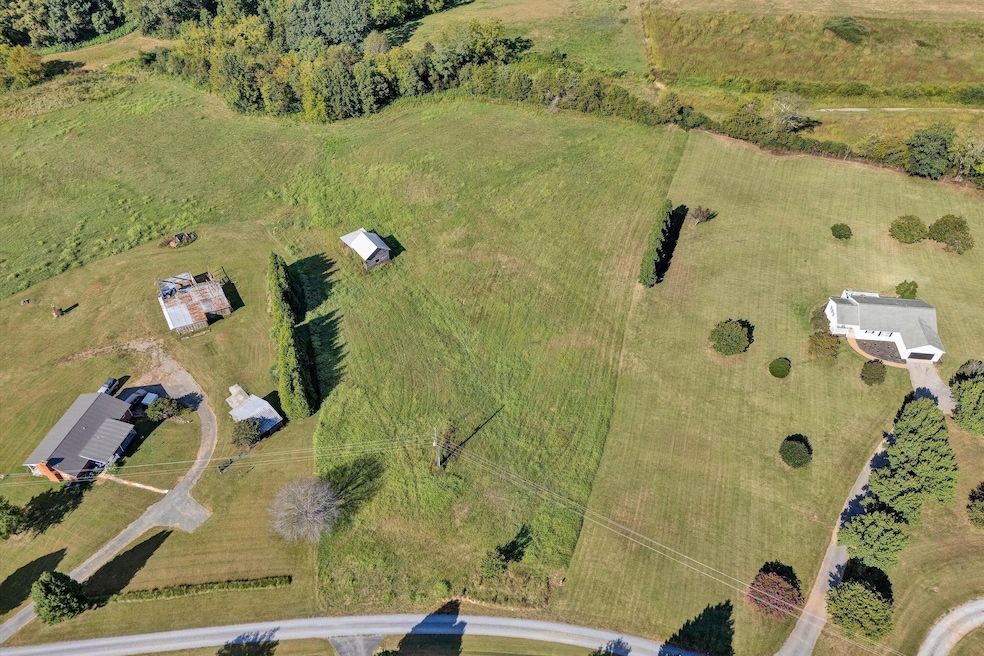 6 Bramlett Rd, Moneta, VA 24121 - photo 1