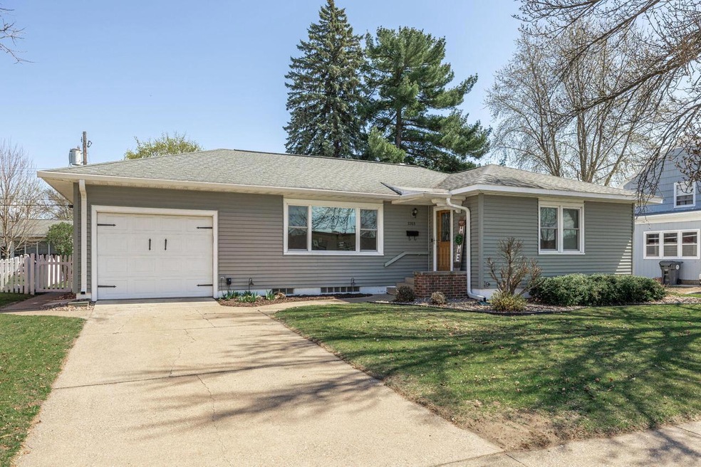 1-web-or-mls-2203 22nd St S-23