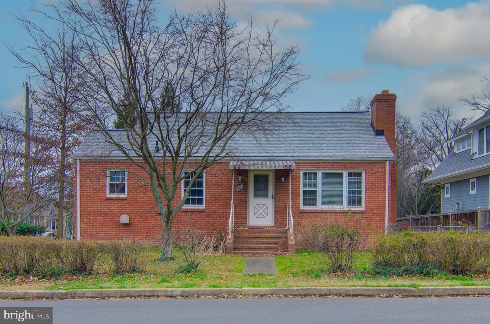 701 Highland Ave, Falls Church, VA 22046 - photo 1