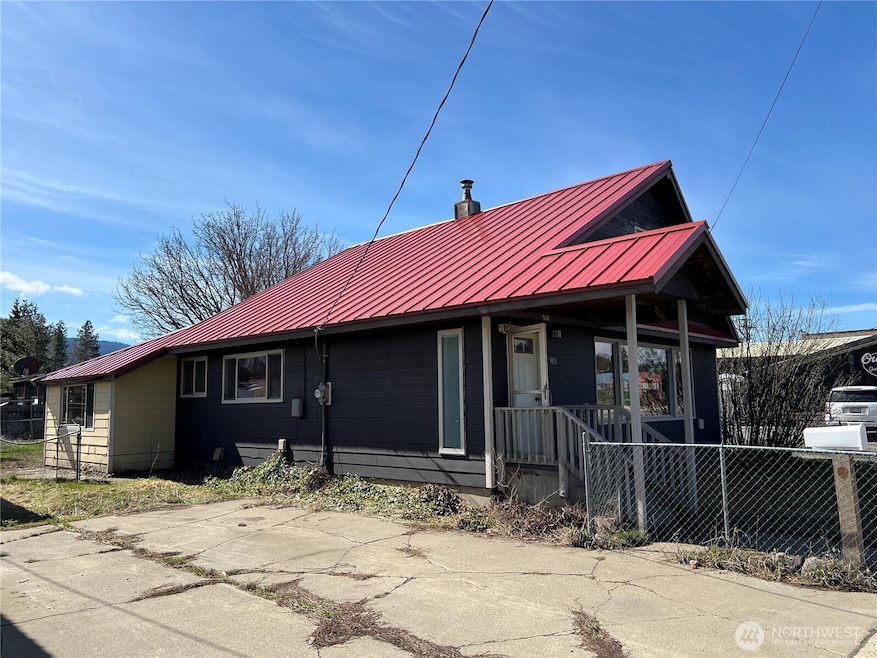 508 E 1st St, Cle Elum, WA 98922 - photo 1