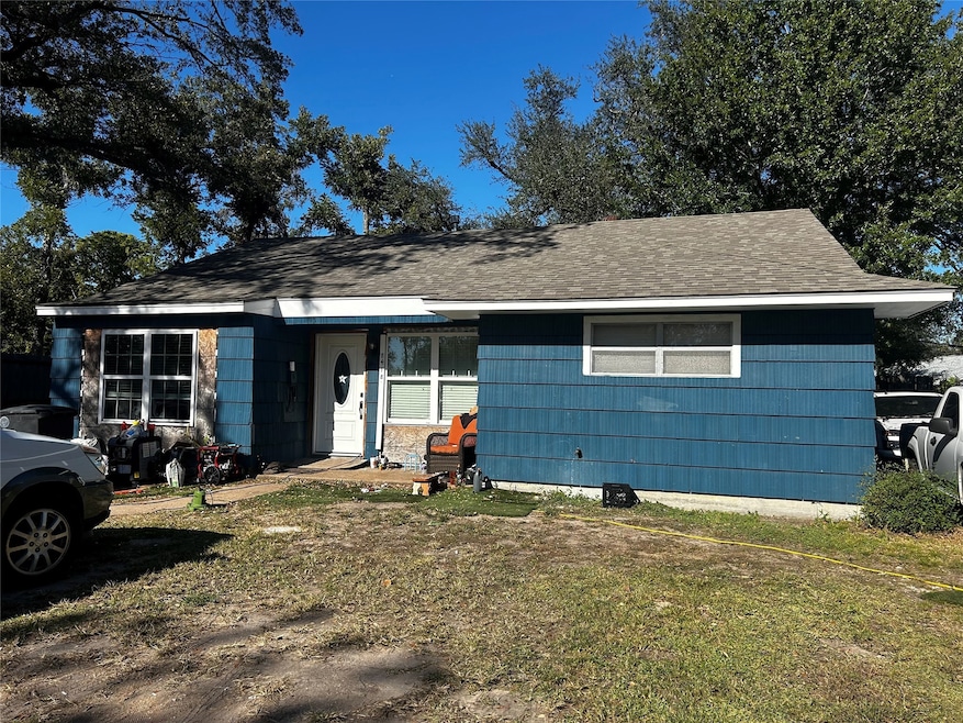 8418 Sonneville Dr, Houston, TX 77080 - photo 1