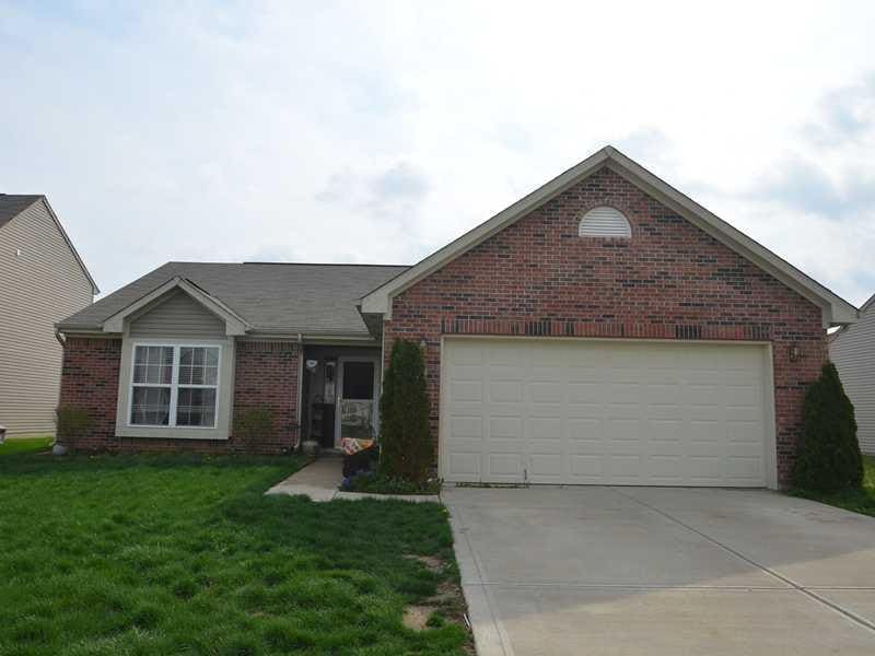 3007 Limber Pine Dr, Whiteland, IN 46184 - photo 1