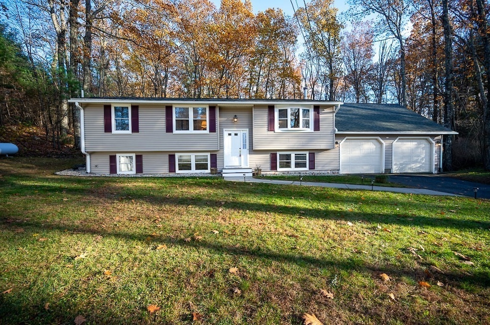 Pending $399,900 • Co-Listing Agent
