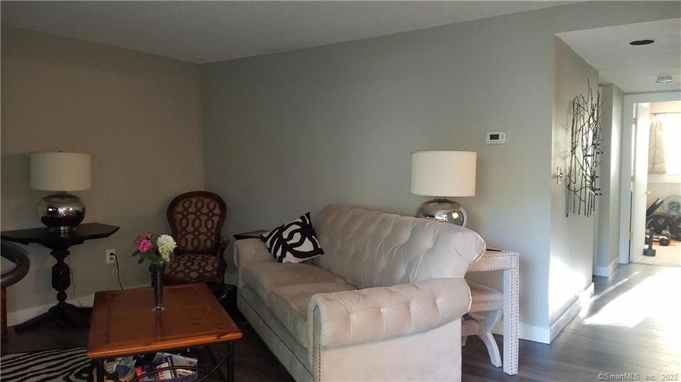 102 Brookwood Dr unit B, Rocky Hill, CT 06067 - photo 1