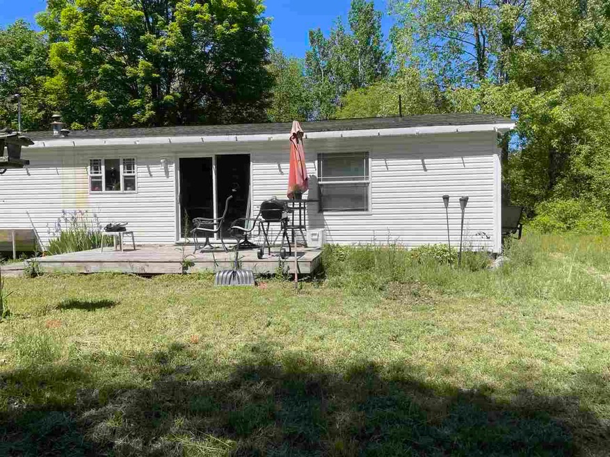 6055 Division St, Charlevoix, MI 49720 - photo 1