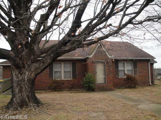 509 S Chatham Ave, Siler City, NC 27344 - photo 1