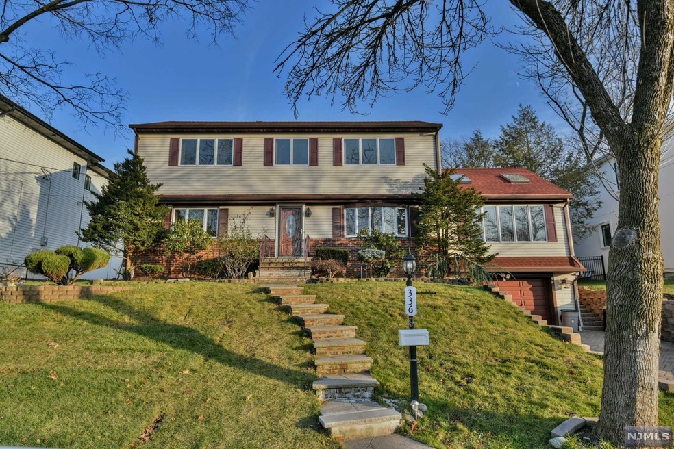 336 Maplewood Dr, Paramus, NJ 07652 - photo 1