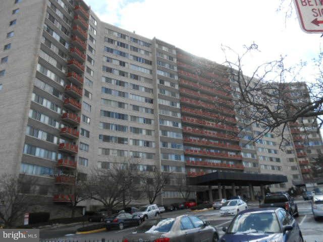 The Pavilion on the Park unit 915, Alexandria, VA 22304 - photo 1