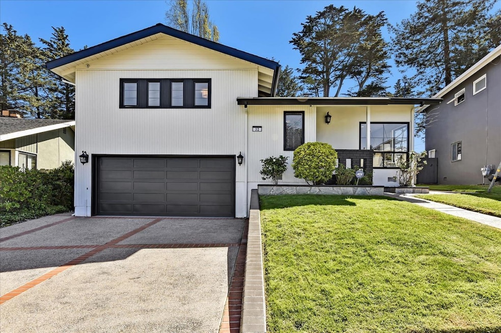 Sold $1,900,000 • Co-Listing Agent