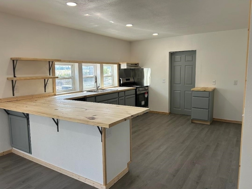 Under Contract $229,000