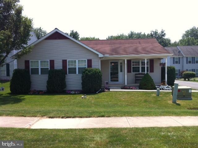 230 S Lime St, Quarryville, PA 17566 - photo 1