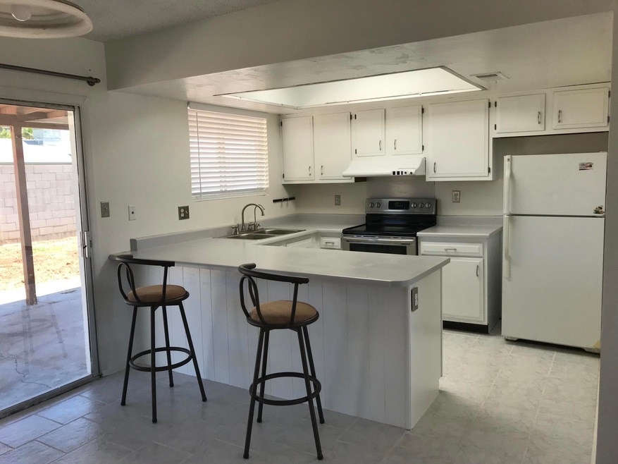 N 16TH LN NEW KITCHEN 2