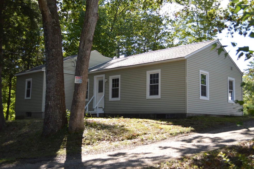 819 W Swanzey Rd, Swanzey, NH 03446 - photo 1