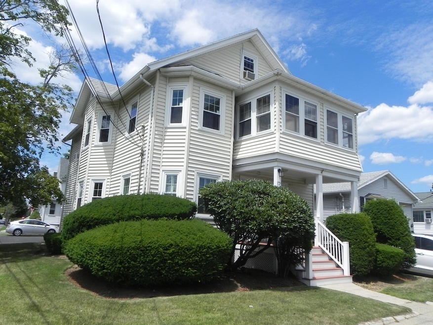 129 Lynn St unit 1, Peabody, MA 01960 - photo 1