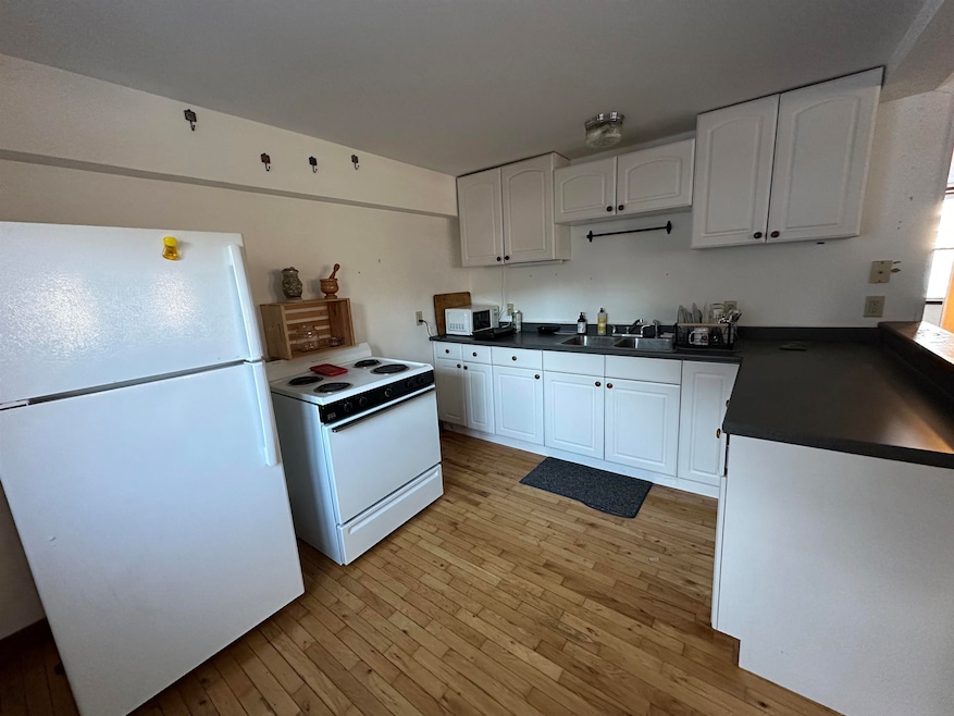 For Rent $1,700/month