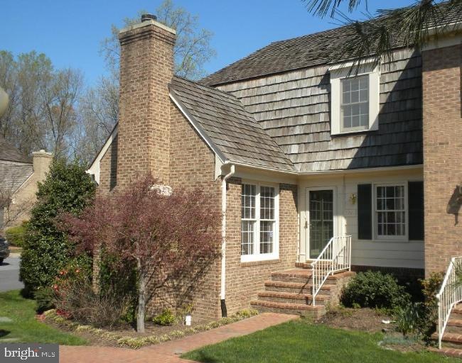 5720 Brewer House Cir, Rockville, MD 20852 - photo 1