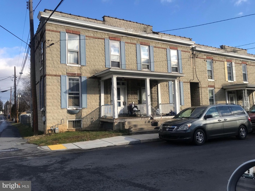 147 E Mckinley St, Chambersburg, PA 17201 - photo 1
