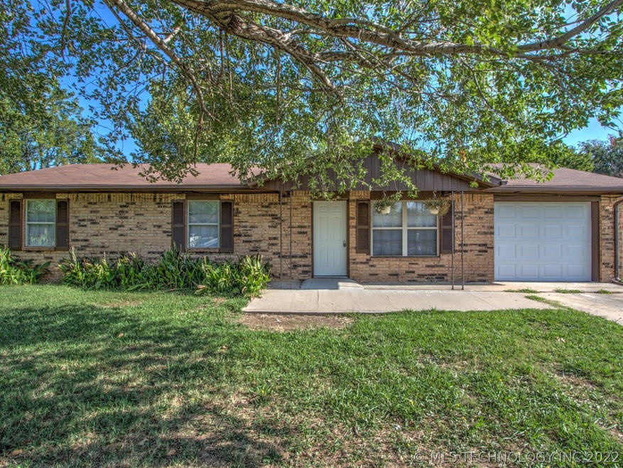 503 Yuchi Dr, Okmulgee, OK 74447 - photo 1