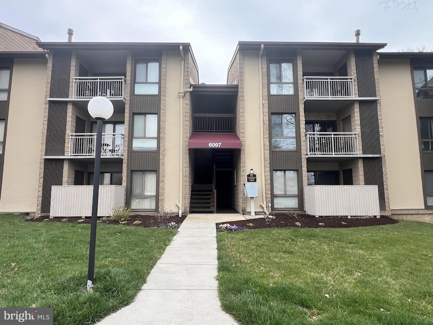 6097 Majors Ln unit 4, Columbia, MD 21045 - photo 1