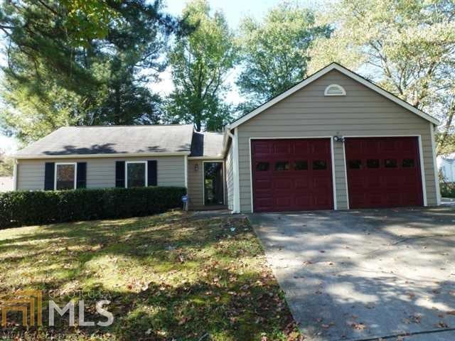 105 Brooks Bridge Ct, Alpharetta, GA 30022 - photo 1