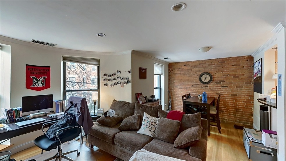 78 Gainsborough St unit 203E, Boston, MA 02115 - photo 1