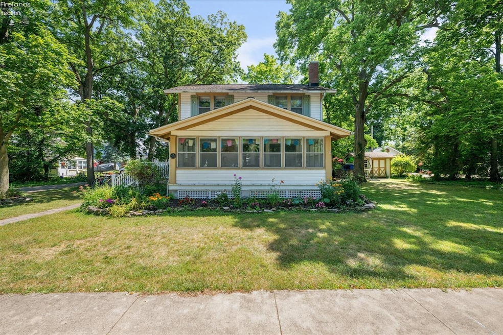 528 E 4th St, Lakeside Marblehead, OH 43440 - photo 1