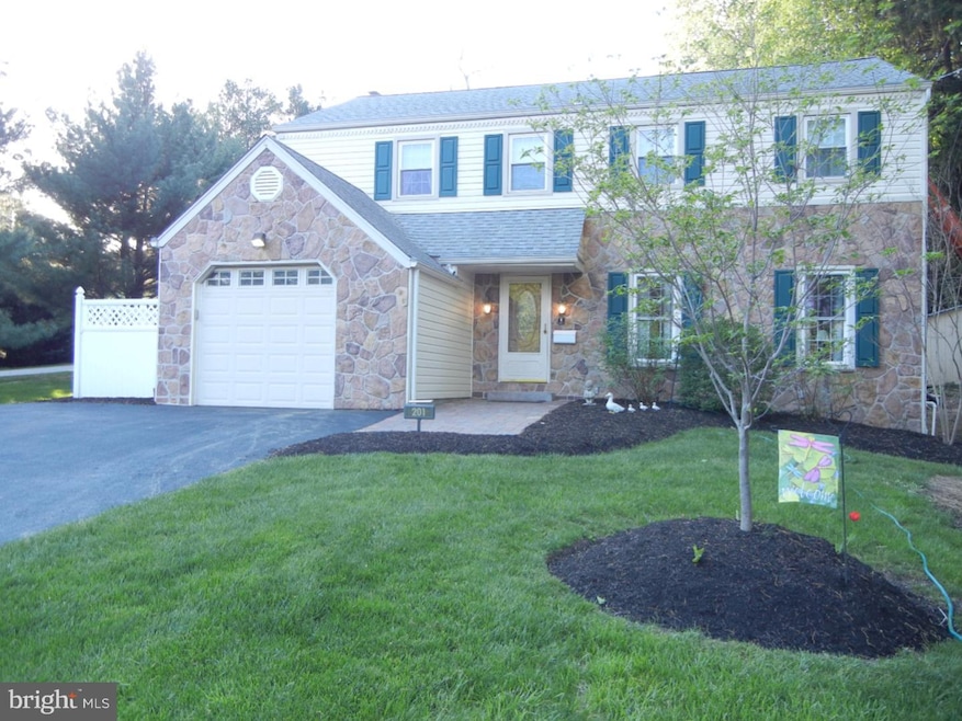201 Copples Ln, Wallingford, PA 19086 - photo 1