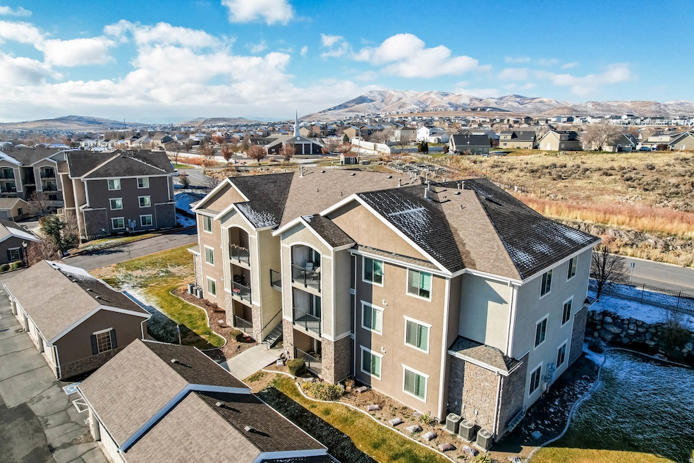 148 W Spring Hill Way, Saratoga Springs, UT 84045 - photo 1