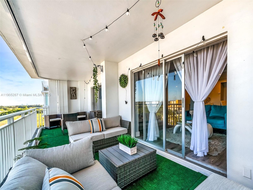 Hillcrest No 25 unit 907, Hollywood, FL 33021 - photo 1