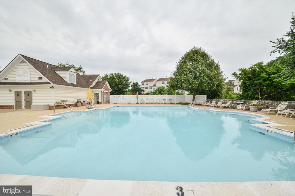 46934 Courtyard Square unit 301, Sterling, VA 20164 - photo 1