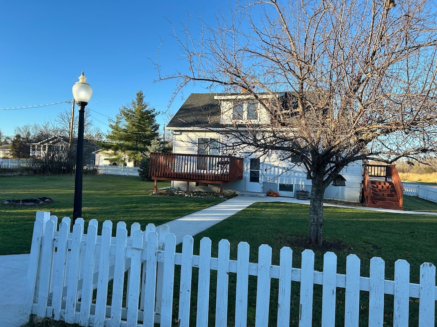 517 1st St NE, Deer River, MN 56636 - photo 1