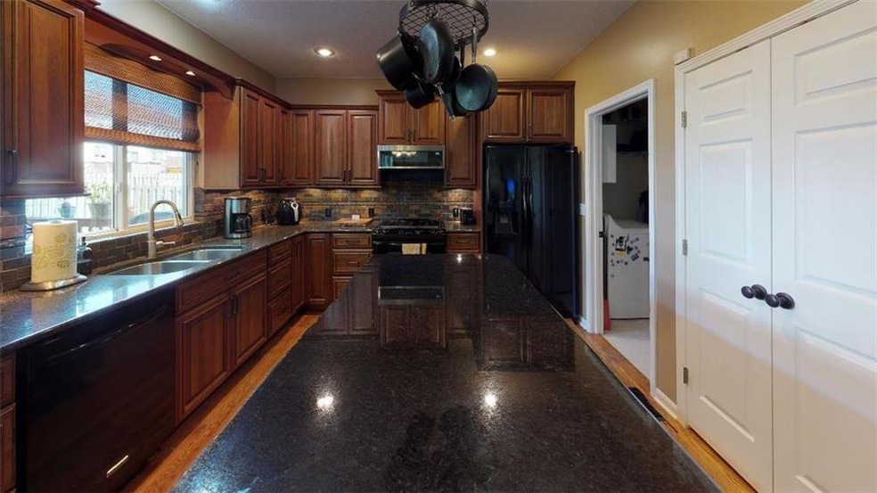 4818 Lakecrest Dr, Shawnee, KS 66218 - photo 1