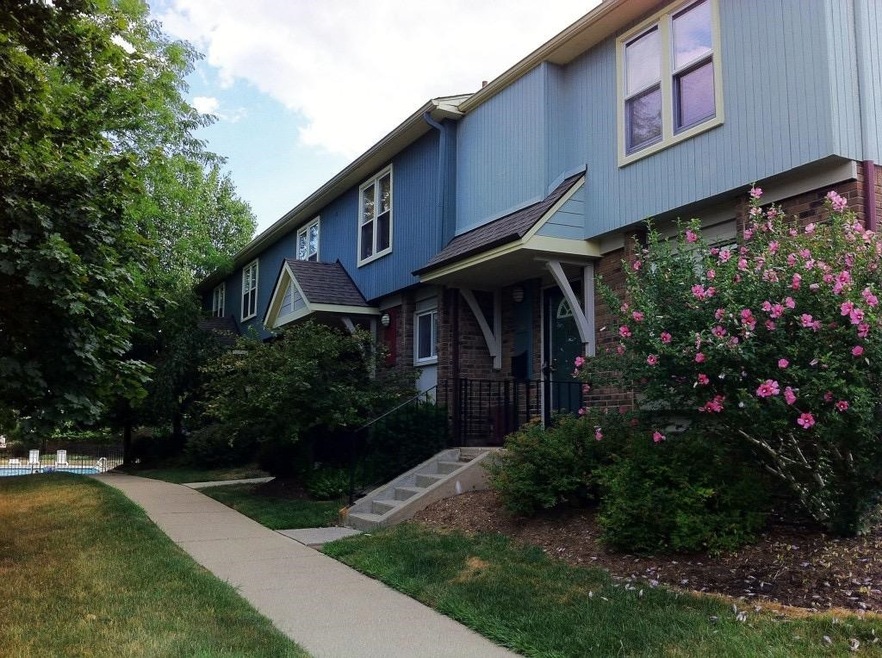 241 N Maple Rd, Saline, MI 48176 - photo 1