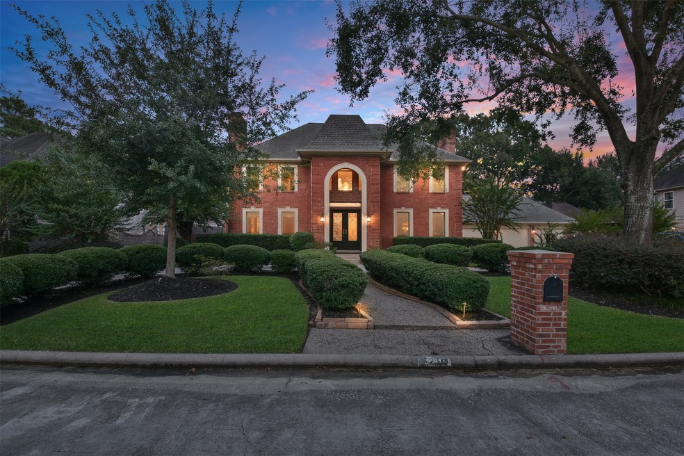 7210 Athlone Dr, Houston, TX 77088 - photo 1