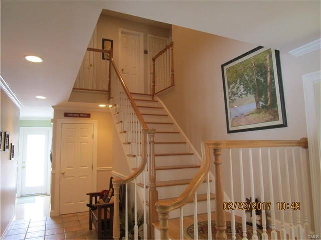 26 Jeremy Dr, New Fairfield, CT 06812 - photo 1