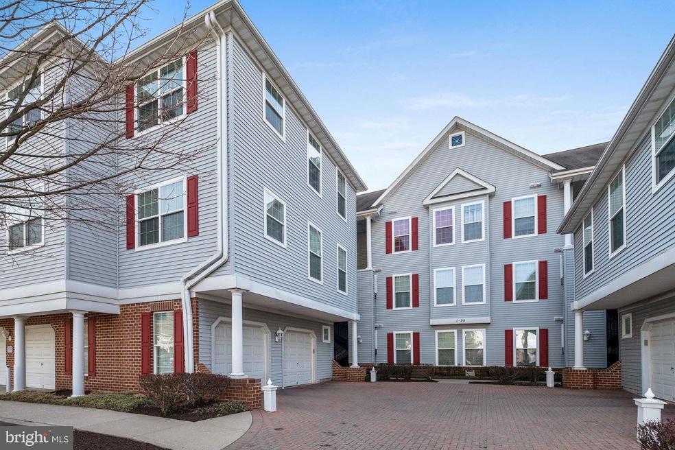 21 Hawk Rise Ln unit 301, Owings Mills, MD 21117 - photo 1