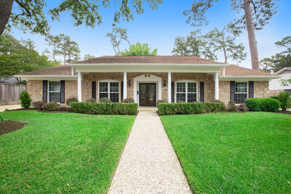 10106 Pine Forest Rd, Houston, TX 77042 - photo 1