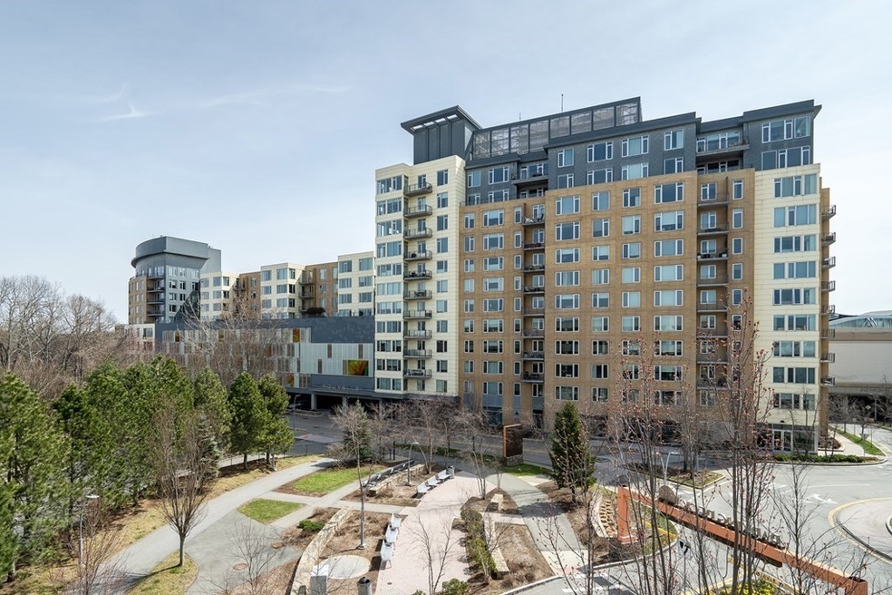 Nouvelle at Natick unit 909, Natick, MA 01760 - photo 1