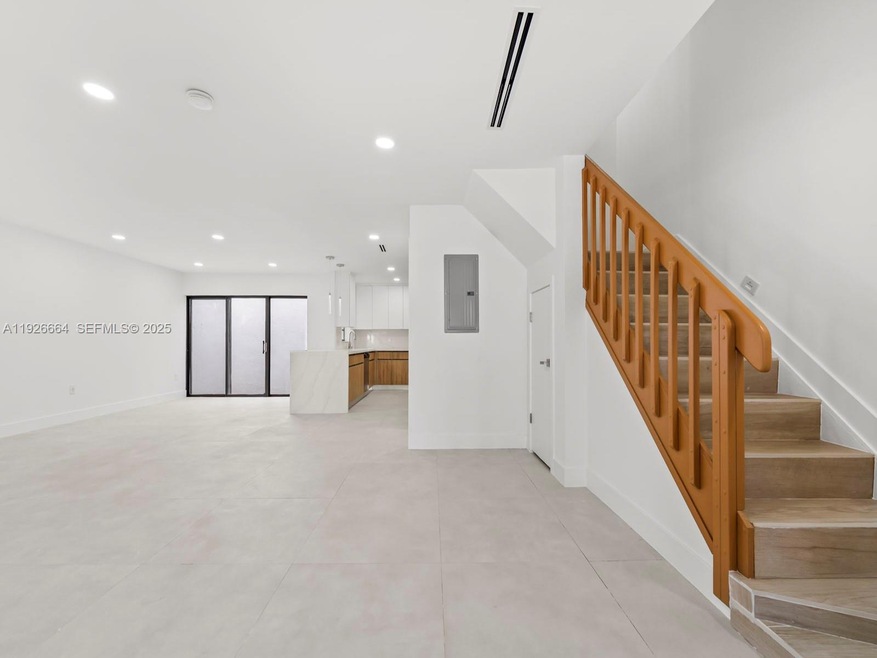 6885 NW 169th St unit 66D, Hialeah, FL 33015 - photo 1