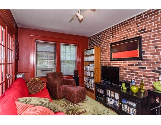 48 Williams St unit 3, Brookline, MA 02446 - photo 1