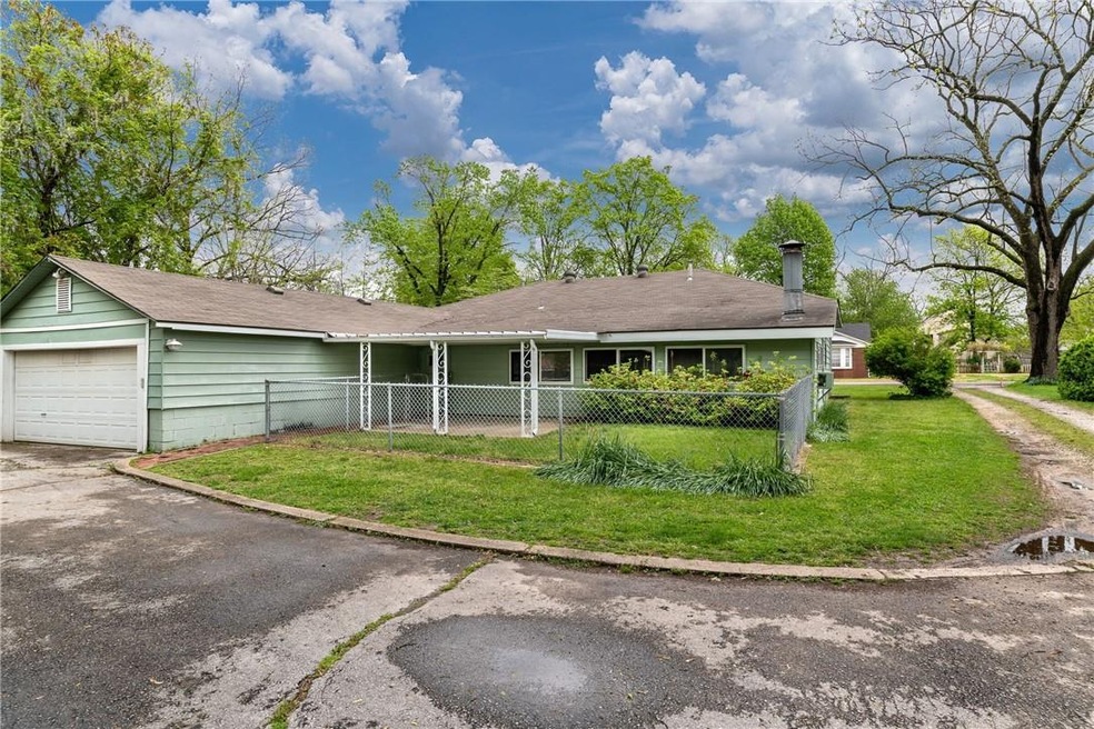 603 NW C St, Bentonville, AR 72712 - photo 1