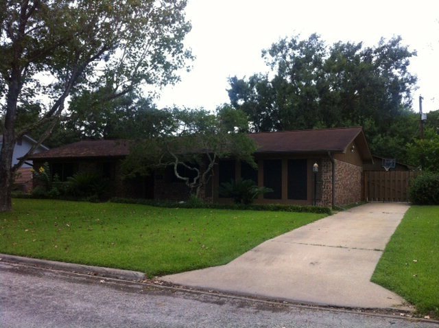 3408 Meadow Ln, Bay City, TX 77414 - photo 1