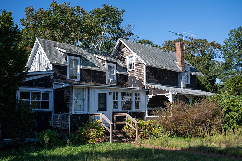 3 Uncas Ave, Oak Bluffs, MA 02557 - photo 1