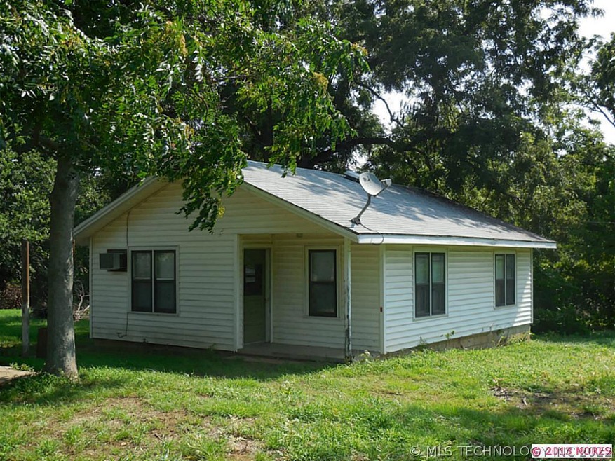 2 bedroom cabin on 18 acres, woods, 1 acre pond!