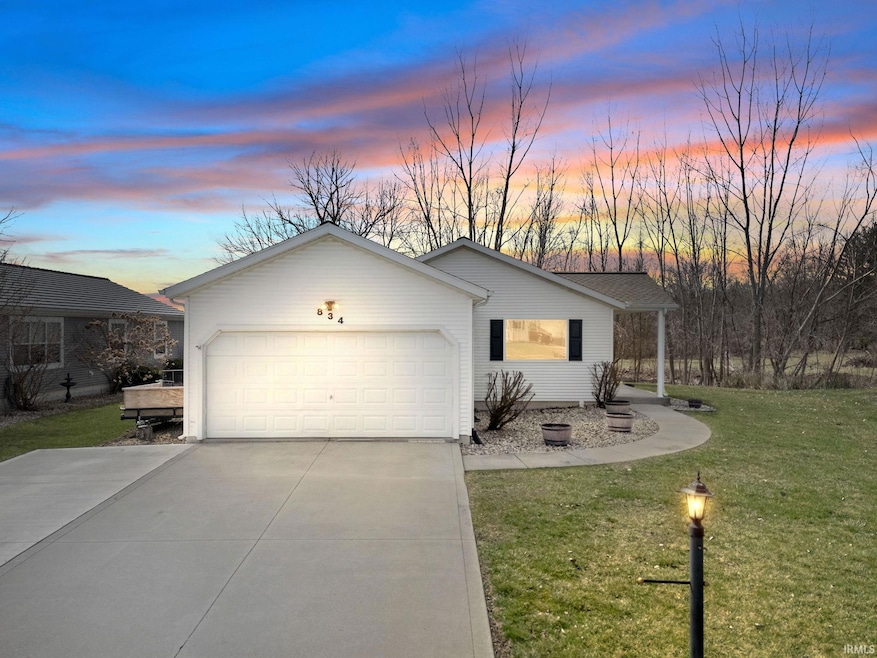 834 Jessica Ct, Nappanee, IN 46550 - photo 1