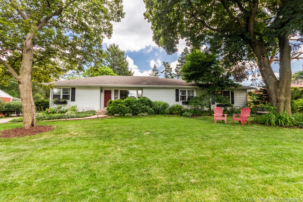 1323 S Sumner St, Wheaton, IL 60189 - photo 1